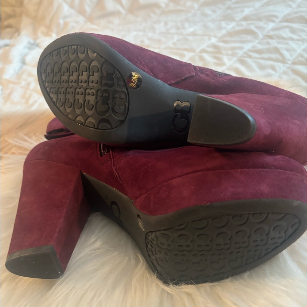 GIANNI BINI LADIES BURGUNDY SUEDE ANKLE HEEL BOOT. - Picture 6 of 7